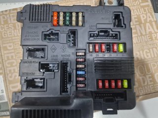 Caja fusibles Renault Megane Scenic II