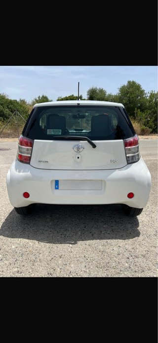 Toyota iQ 2010