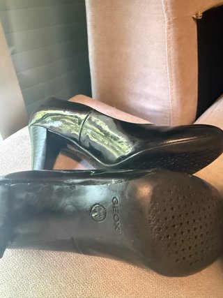 Zapatos Geox Negros Charol Tacón