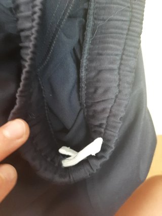Pantalones cortos deportivos Salesianos azul y roj