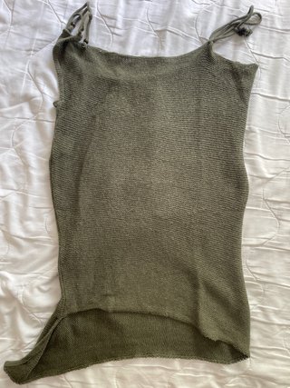 Camiseta tirantes punto verde oliva