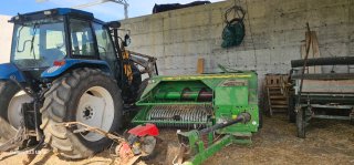Tractor y empacadora John Deere