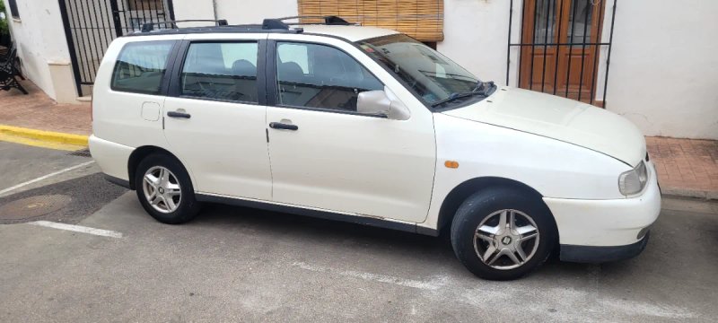 SEAT Cordoba 1998 - foto 1