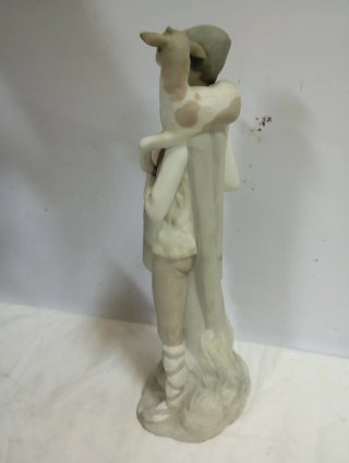 OFERTÓN Figura porcelana pastor con cordero Lladro