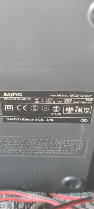 Radio CD Cassette Portátil Sanyo MCD-S730F