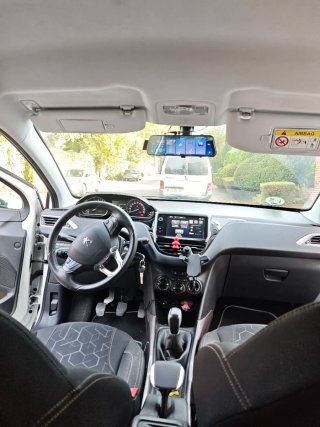 Peugeot e-2008 2016