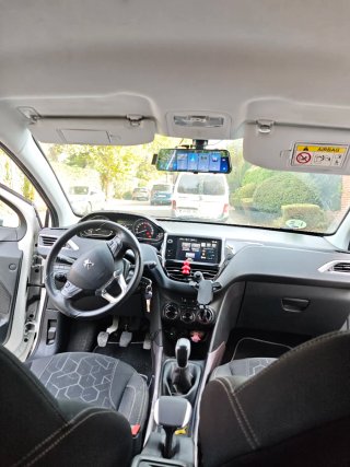 Peugeot e-2008 2016