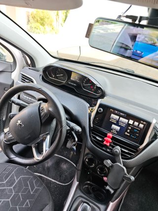Peugeot e-2008 2016