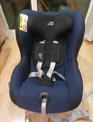Silla coche Britax Römer a contramarcha.