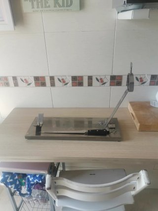 Soporte y cuchillo jamonero