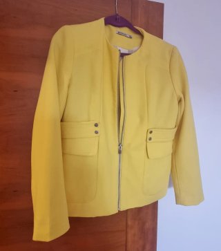 Chaqueta Stradivarius Amarilla Talla M