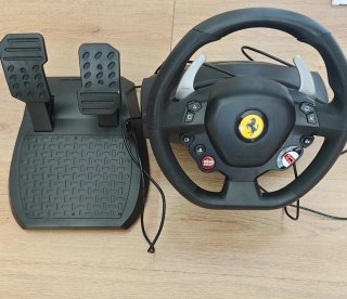 Volante e pedali(da riparare)Thrustmaster
