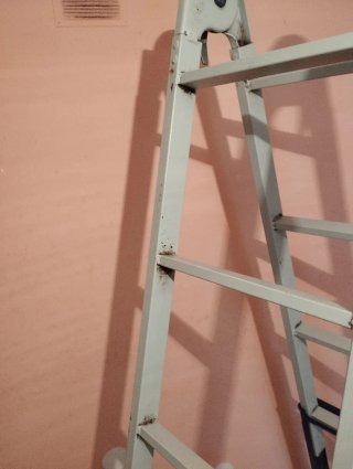 Escalera telescópica multifunción de acero