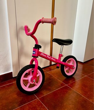 Bici sin pedales rosa Chicco