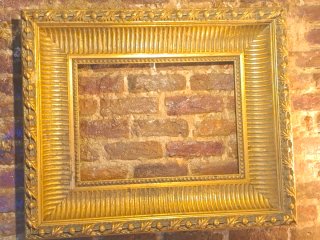 Marco antiguo dorado