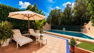 Casa adosada en alquiler en Lomas de Marbella Club - Puente Romano en Marbella