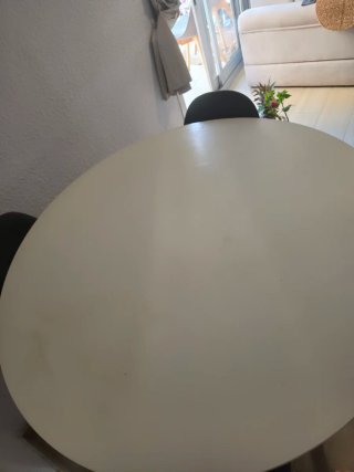 Mesa redonda usada comedor con 4 sillas