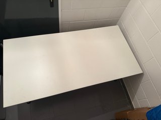 Mesa de escritorio de IKEA blanca 160x80