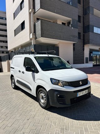 🚐 Peugeot Partner 2022 – 68.000 km