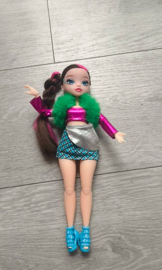Muñeca Glo-Up