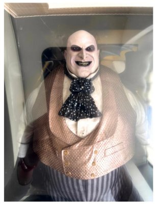 Figura Penguin Mayoral Neca 1/4