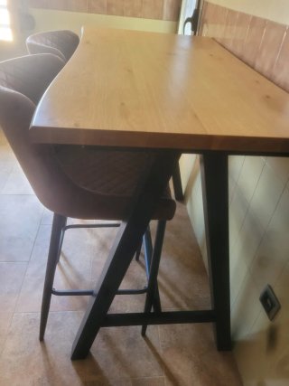 Mesa alta cocina con 2 taburetes