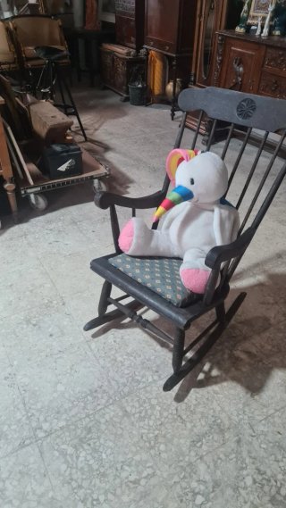 Mecedora antigua de madera