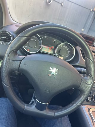 Peugeot 3008 2011