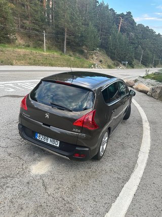 Peugeot 3008 2011