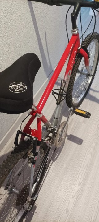 Bicicleta de montaña SPEED roja