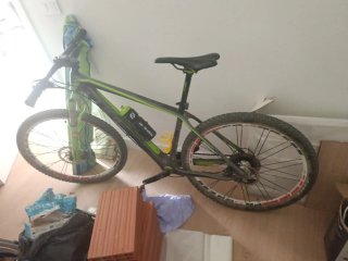 Bicicleta Cube Carbono 27.5