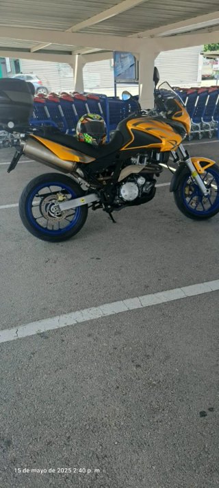 Aprilia Pegaso Strada Supermotard