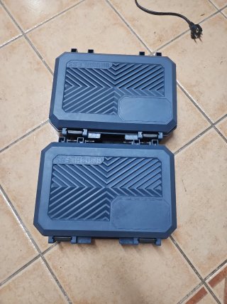 2 Atornilladores de Batería