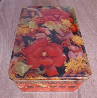 Caja metálica vintage