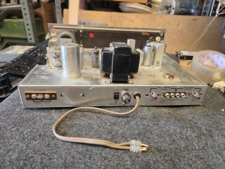 The Fisher FM-90-B Radio Valvulas