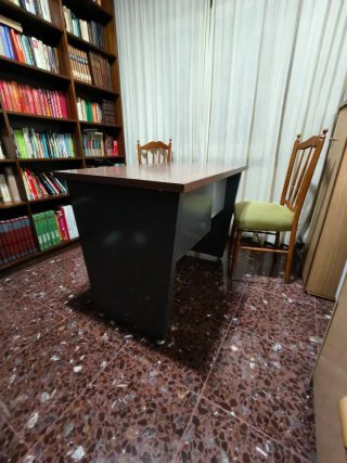 Escritorio antiguo metal y madera