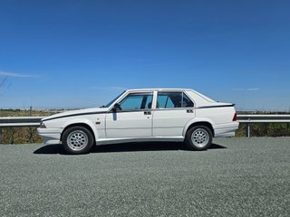 Alfa Romeo 75 2.0 TS