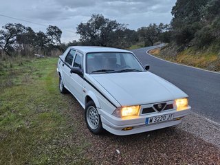 Alfa Romeo 75 2.0 TS