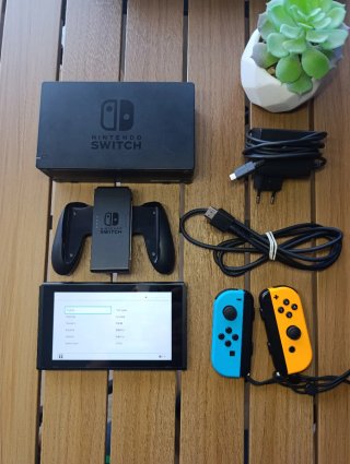 Nintendo Switch Completa con Accesorios