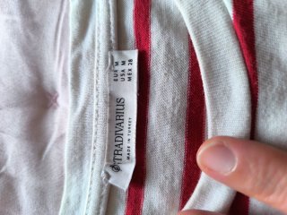 Camiseta rayas roja y blanca Stradivarius Talla M