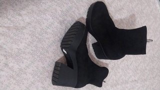 38 prendas para mujer (vestidos,blusas,botas)
