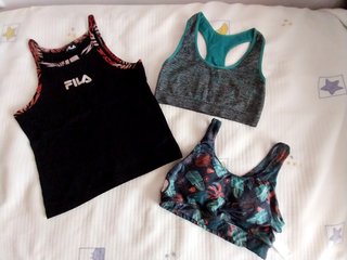 38 prendas para mujer (vestidos,blusas,botas)