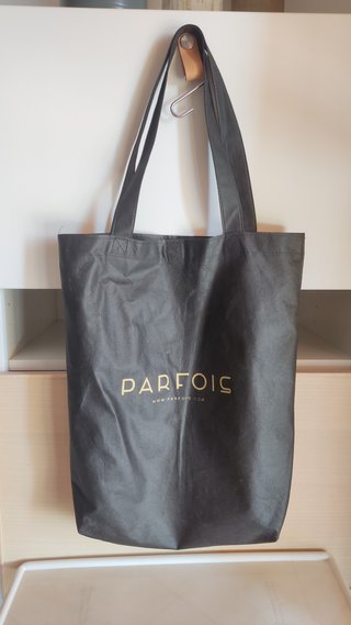 Parfois | Bolso tote de nylon ligero con colgantes