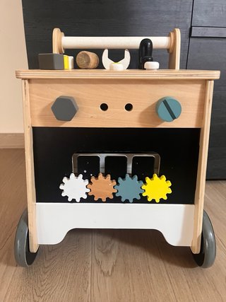 Andador de madera interactivo para bebés