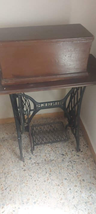 Máquina de coser Singer antigua