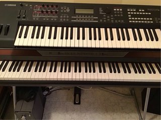 Piano Korg SP-250