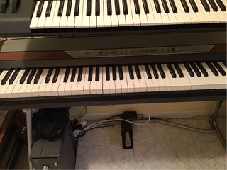 Piano Korg SP-250