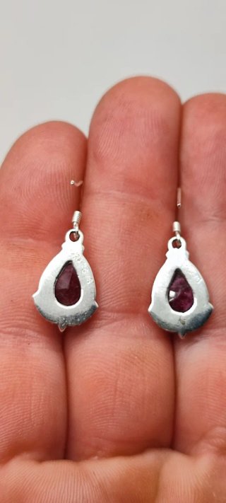 Pendientes de Plata y Rubí.