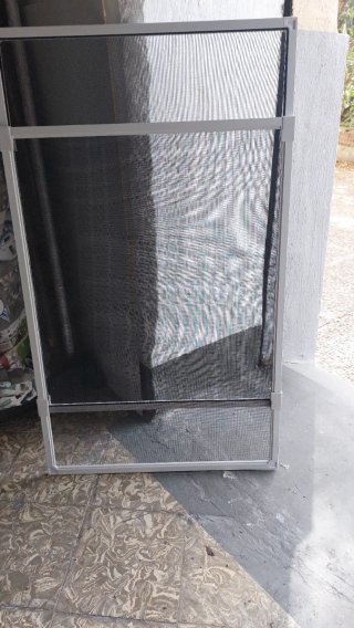 2 Mosquiteras de ventana, 57×70 cerradas. 5€ cada