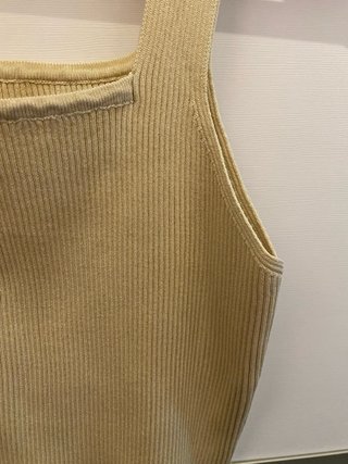 Top de punto beige